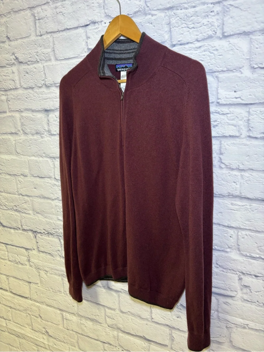 Patagonia Recycled Cashmere 1/4-Zip Sweater Men’s Medium Maroon Long Sleeve